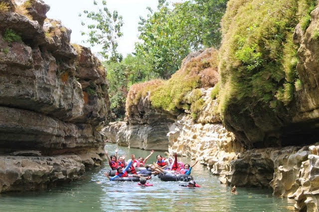 Tubing Sungai Oyo